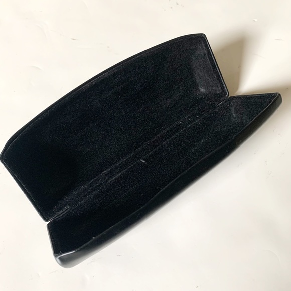 Bebe Glass Case - Picture 4 of 4